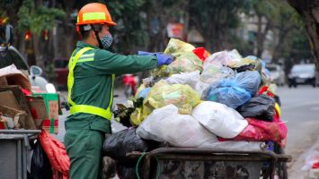 Quan tâm chế độ công tác thi đua, khen thưởng đối với công nhân, người lao động