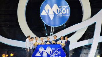 Thứ trưởng Võ Văn Hưng: 4 yếu tố then chốt giúp nâng tầm nghề muối