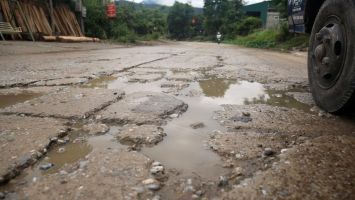 Khắc phục tình trạng ngập úng tuyến Quốc lộ 7, đoạn qua xã Tam Thái, huyện Tương Dương