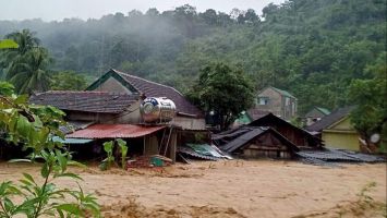 Cử tri bản Xói Voi, xã Nhôn Mai kiến nghị di dời khẩn cấp 20 hộ dân có nguy cơ sạt lở rất cao