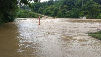 Cử tri bản Tằn, xã Quỳ Châu kiến nghị xây cầu bản Tằn để đảm bảo đi lại mùa mưa bão