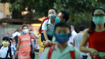 "Ai cho em mùa xuân?"