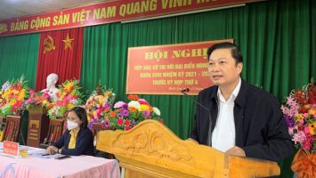 Phó Chủ tịch Thường trực UBND tỉnh Lê Hồng Vinh tiếp xúc cử tri huyện Anh Sơn