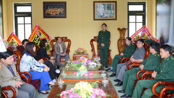 Đoàn ĐBQH chúc mừng Ngày truyền thống Bộ đội biên phòng