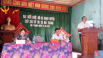 Đại biểu Quốc hội tiếp xúc cử tri tại Quỳnh Lưu sau kỳ họp thứ 5