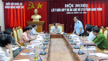 Đoàn ĐBQH tổ chức lấy ý kiến góp ý Dự án Luật xử lý vi phạm hành chính
