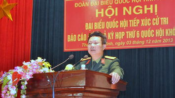 Đại biểu Quốc hội Nghệ An Tiếp xúc cử tri sau kỳ họp thứ sáu tại Bộ Chỉ huy Quân sự tỉnh