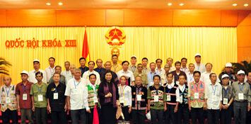 Phó chủ tịch QH Tòng Thị Phóng tiếp Đoàn đại biểu người có uy tín trong dân tộc thiểu số tỉnh Nghệ An