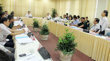 Quốc hội thảo luận về kinh tế, xã hội