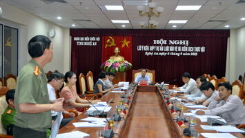 Đoàn đại biểu Quốc hội Nghệ An lấy ý kiến góp ý dự án Luật Việc làm và dự án Luật bảo vệ và kiểm dịch thực vật