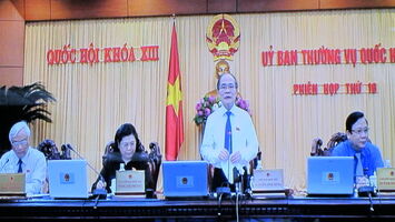 Đoàn ĐBQH tỉnh Nghệ An tham gia phiên chất vấn và trả lời chất vấn của Ủy ban Thường vụ Quốc hội đối với Chánh án Tòa án nhân dân Tối cao  và Bộ trưởng Bộ Giáo dục và Đào tạo