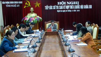 Đại biểu Quốc hội tiếp xúc cử tri tại Văn phòng Đoàn ĐBQH và HĐND tỉnh sau kỳ họp thứ 6