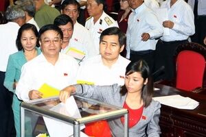 Công bố kết quả lấy phiếu tín nhiệm đối với 47 cán bộ