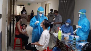 Thần tốc xét nghiệm, giãn cách xã hội với quy mô nhỏ nhất có thể