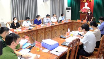 Đoàn công tác Tỉnh ủy giám sát việc triển khai Nghị quyết Đại hội Đảng tại Quỳ Hợp