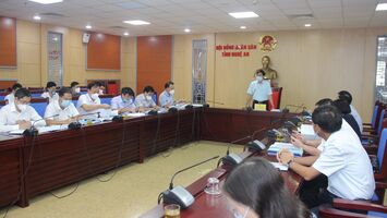 Ban Kinh tế - Ngân sách họp thẩm tra các nội dung trình kỳ họp thứ hai, Hội đồng nhân dân tỉnh khóa XVIII