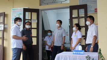 Thường trực HĐND huyện Quỳnh Lưu giám sát công tác phòng chống dịch tại xã Quỳnh Thuận và Tiến Thủy