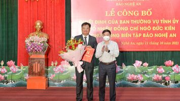 Trao Quyết định bổ nhiệm Tổng Biên tập Báo Nghệ An