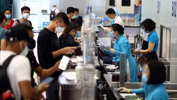 Từ hôm nay (29/10), hành khách đi máy bay chỉ cần khai báo y tế điện tử