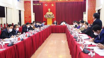 Đề nghị Trung ương xem xét các yếu tố đặc thù khi giao biên chế cho tỉnh Nghệ An