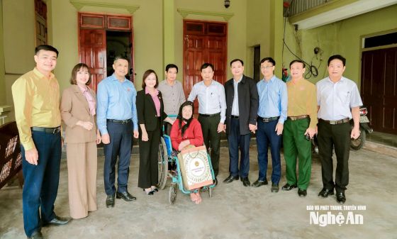 Đại biểu Quốc hội tiếp xúc với cử tri xã Quan Thành