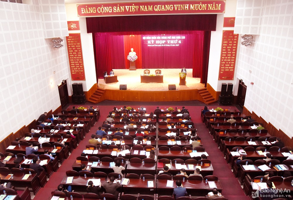 Hội đồng nhân dân thành phố Vinh tổ chức kỳ họp quyết nghị nhiều nội dung quan trọng