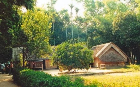 Về xứ Nghệ thăm quê Bác