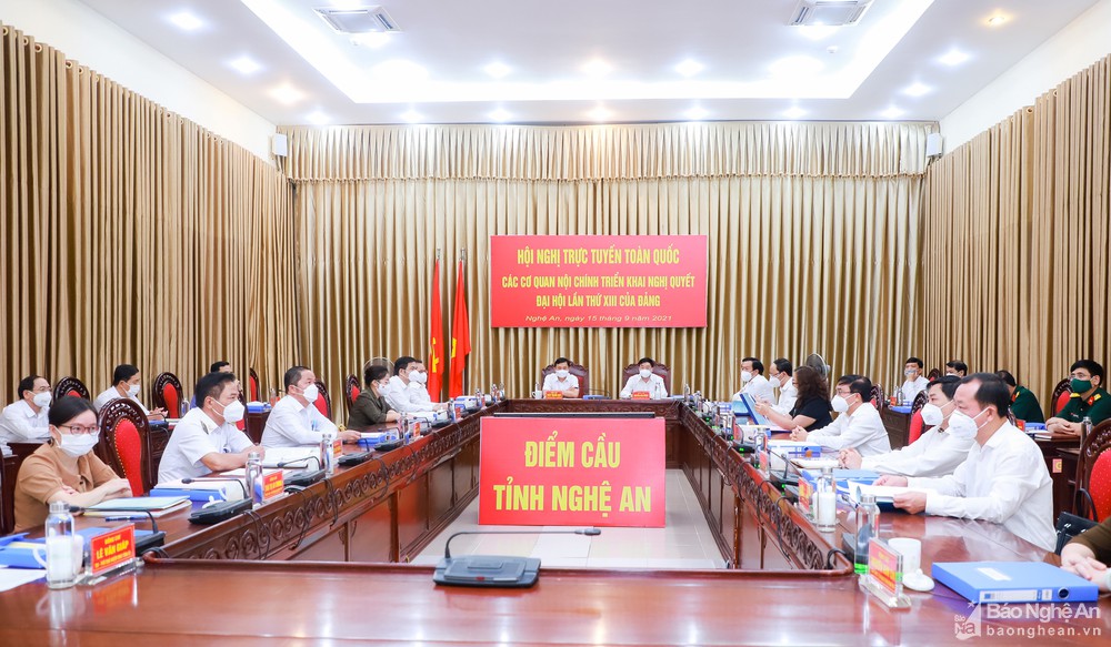 Xử lý nghiêm minh, kịp thời những hành vi tham nhũng, tiêu cực, bất kể đó là ai